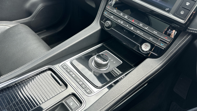 Jaguar F-Pace 3.0d V6 S 5dr Auto AWD Diesel Estate